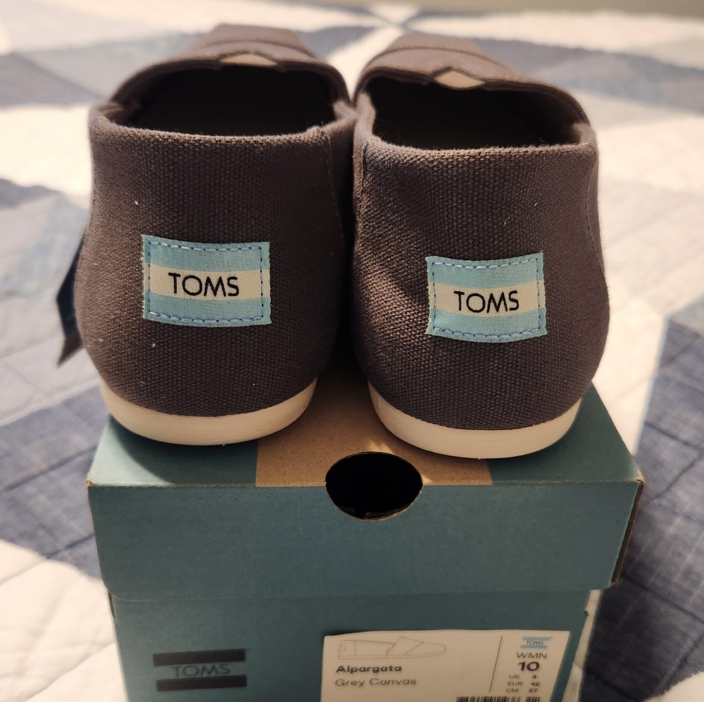 Tom's womens alpargata slip on canvas flats color Grey size 10 - Picture 3 of 7